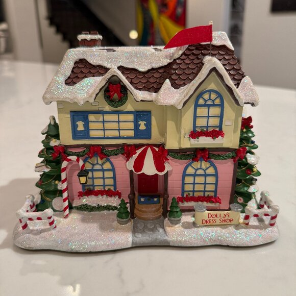Hawthorne Village - "Dolly's Dress Shop" Piece - Picture 1 of 9